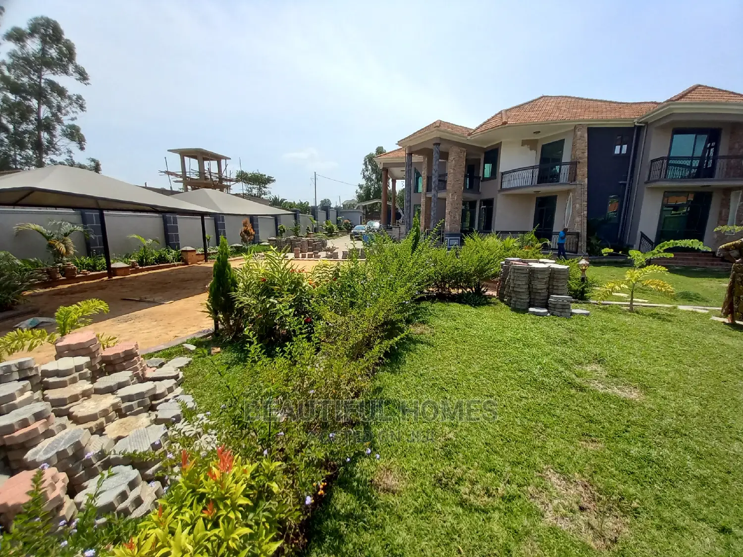 Furnished 7bdrm Mansion in Kira for Sale in Kira