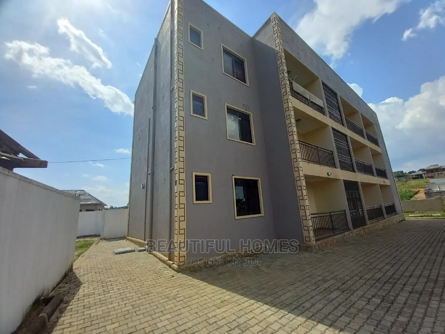 Furnished 2bdrm Apartment in Kira for Sale in Kira