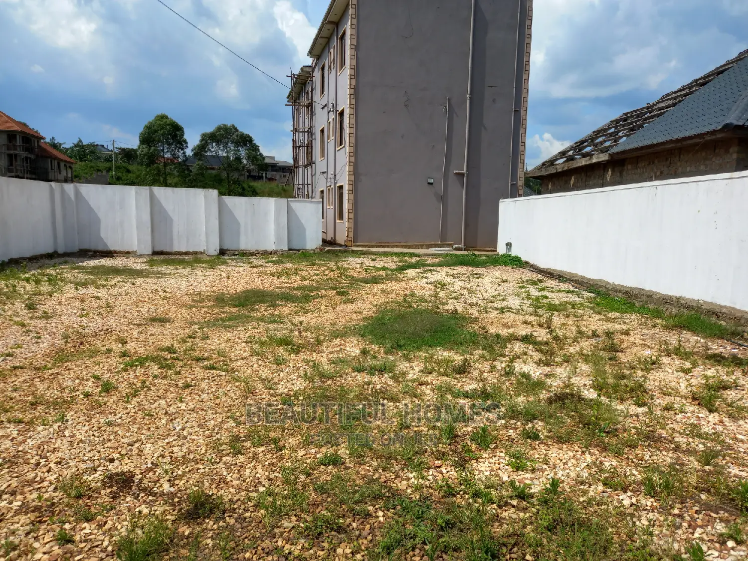 Furnished 2bdrm Block of Flats in Kira for Sale in Kira