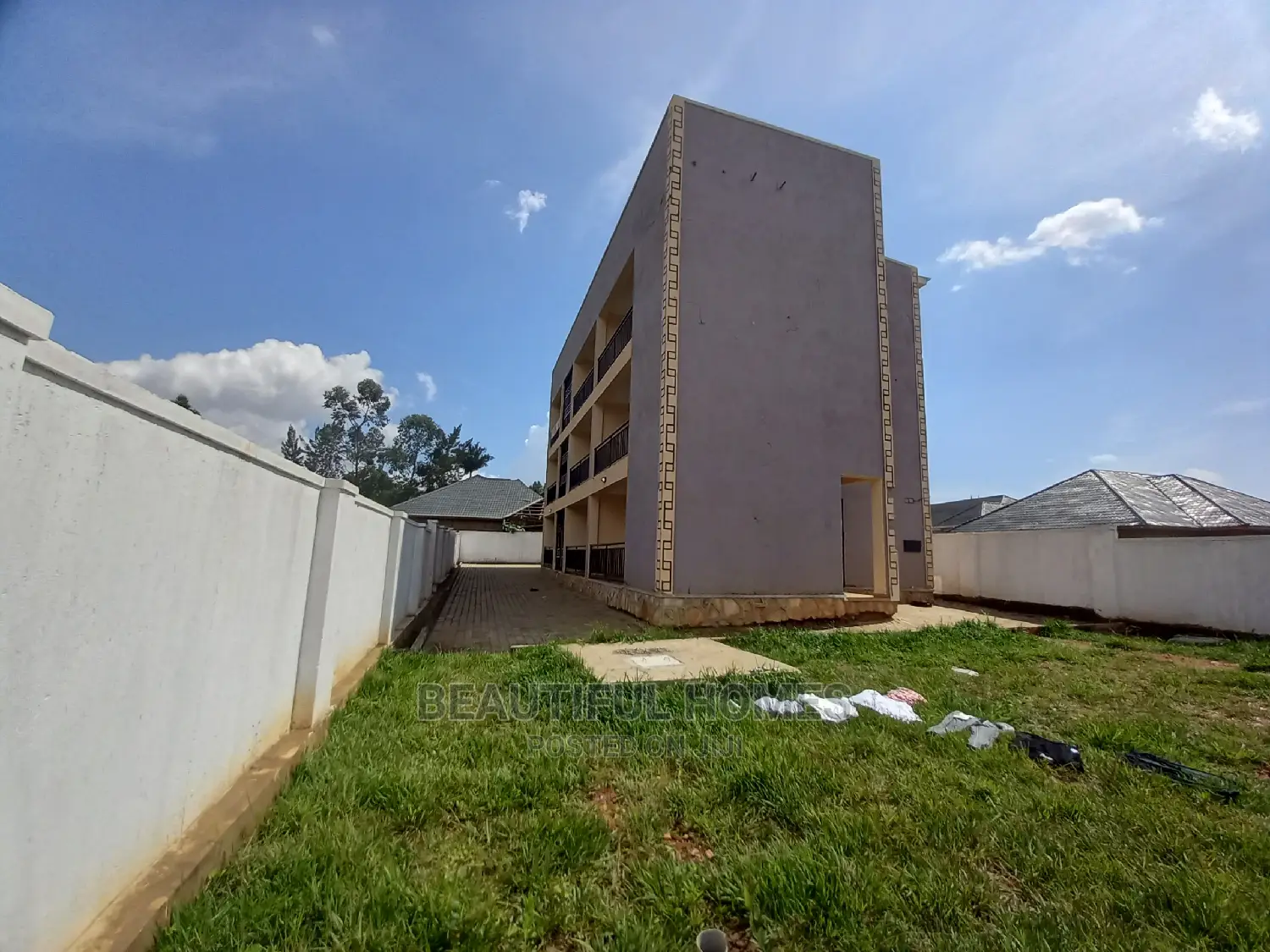 Furnished 2bdrm Apartment in Kira for Sale in Kira