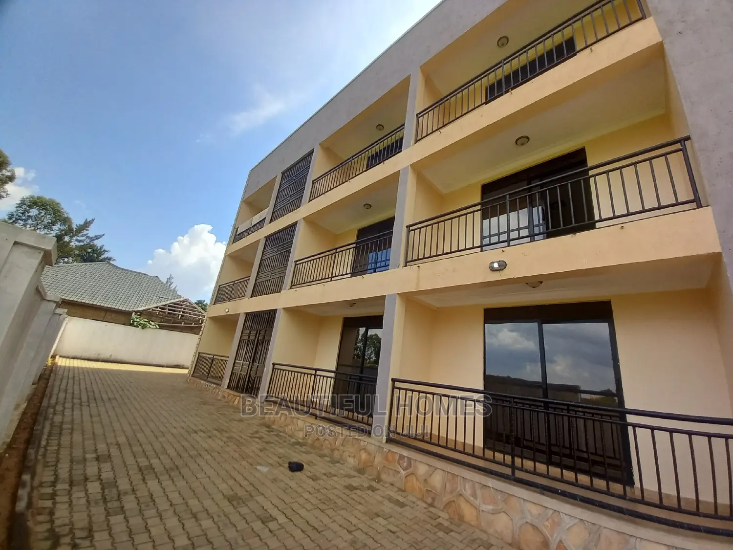Furnished 2bdrm Apartment in Kira for Sale in Kira