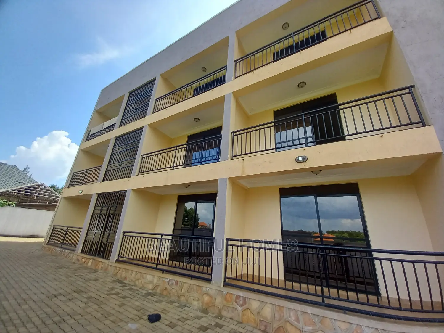 Furnished 2bdrm Apartment in Kira for Sale in Kira