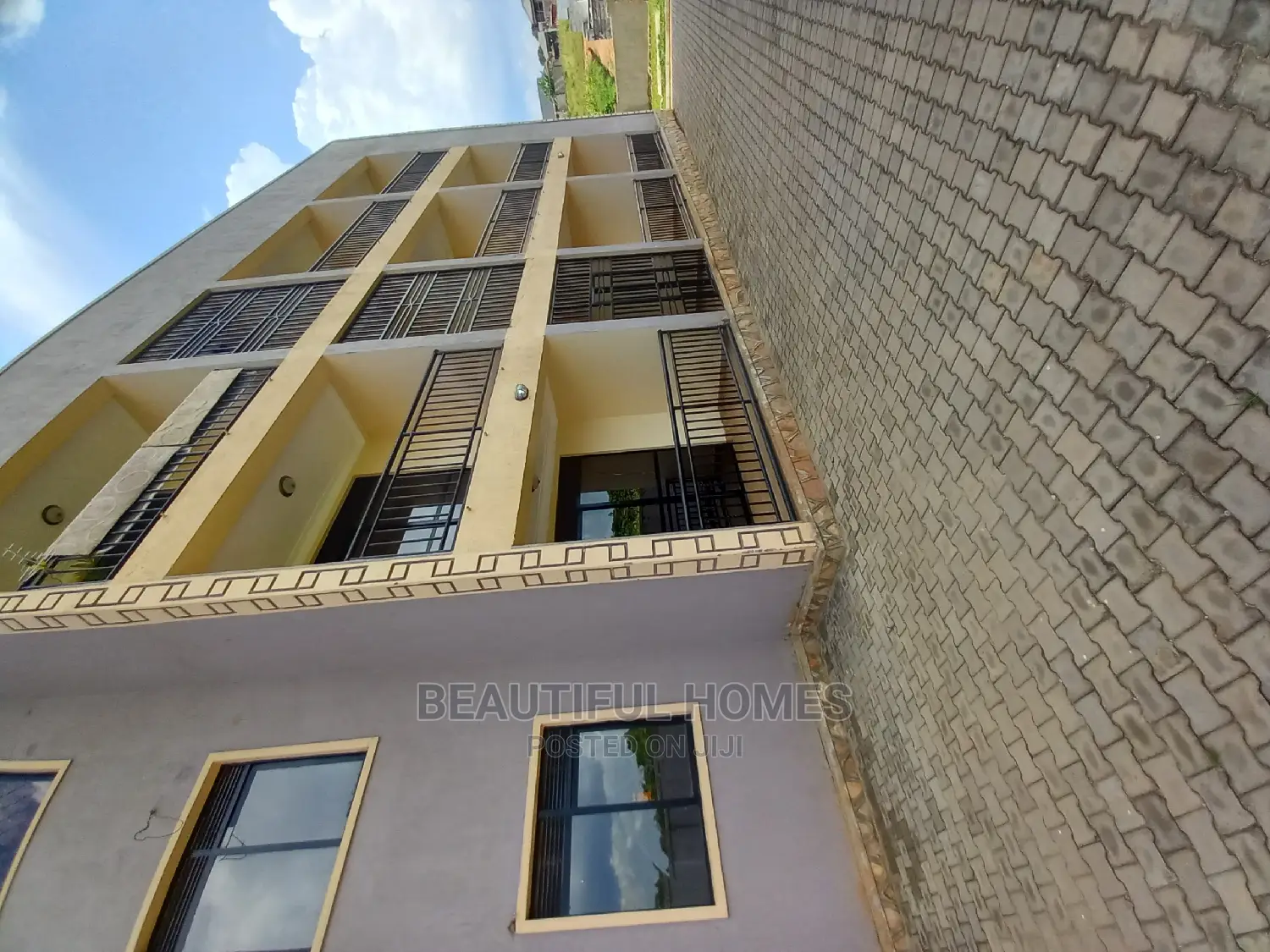 Furnished 2bdrm Apartment in Kira for Sale in Kira