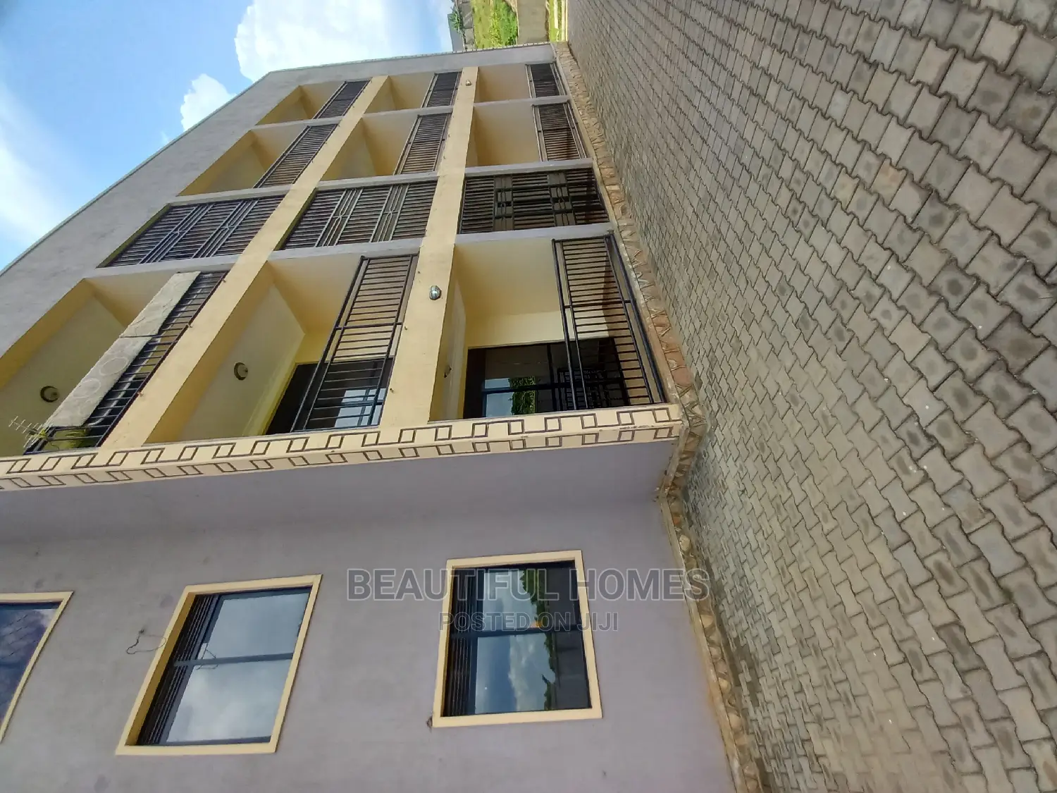 Furnished 2bdrm Apartment in Kira for Sale in Kira