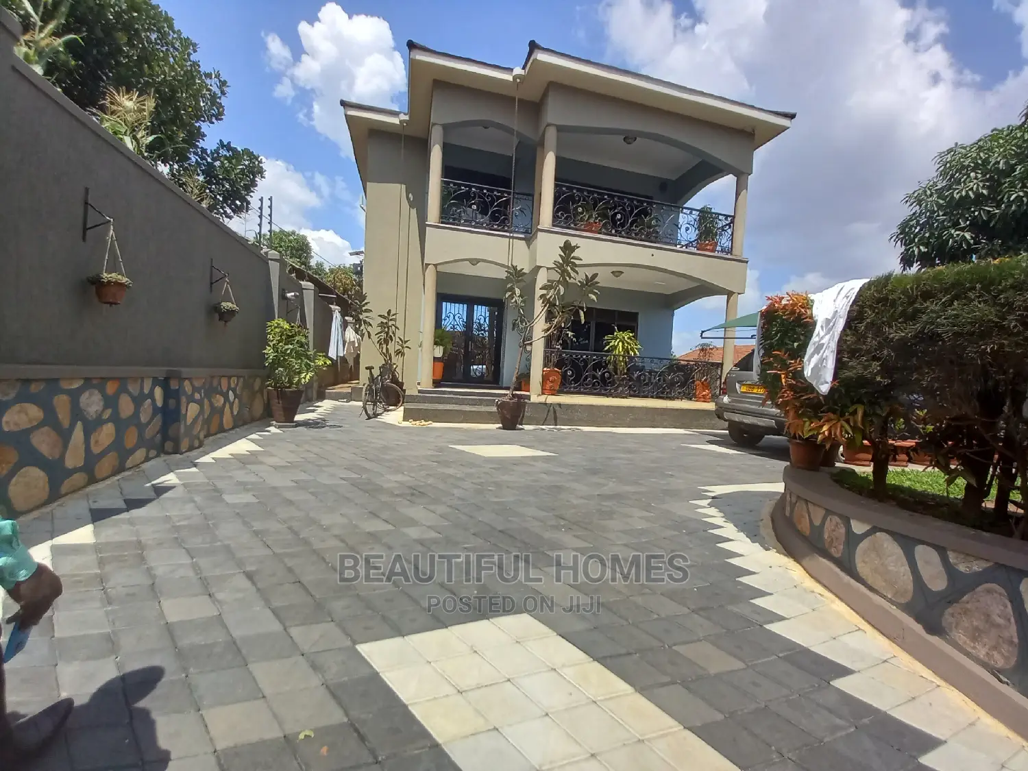 Furnished 5bdrm Mansion in Kisaasi, Nakawa for Sale in Nakawa