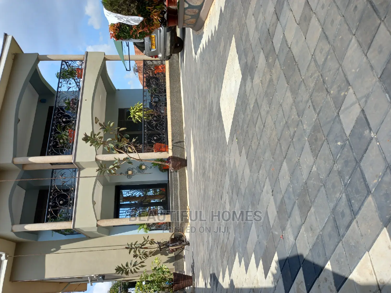 Furnished 5bdrm Mansion in Kisaasi, Nakawa for Sale in Nakawa