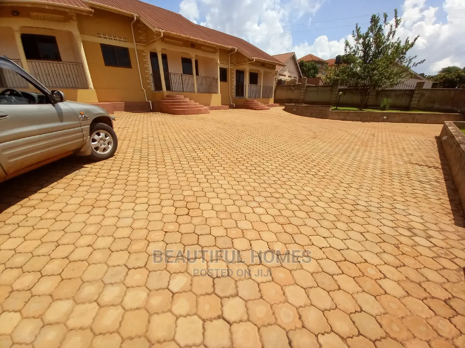Furnished 2bdrm Apartment in Kiwatule, Nakawa for Sale in Nakawa