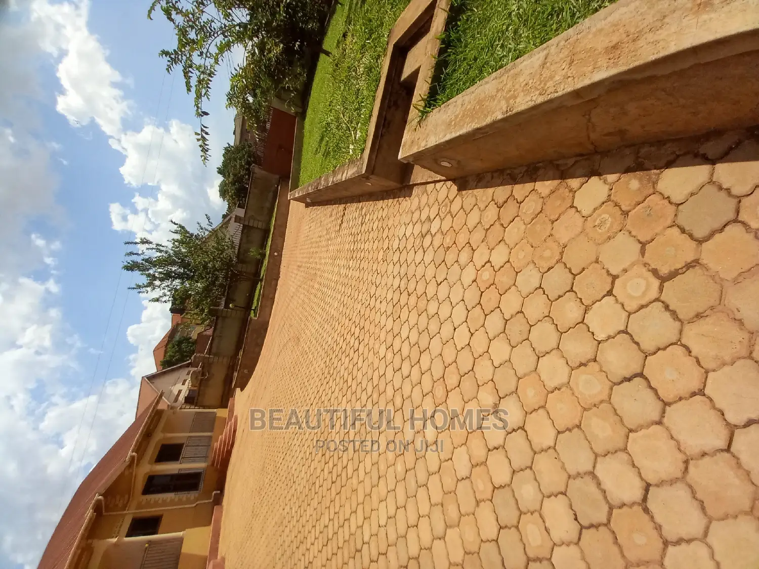 Furnished 2bdrm Apartment in Kiwatule, Central Division for Sale in Central Division
