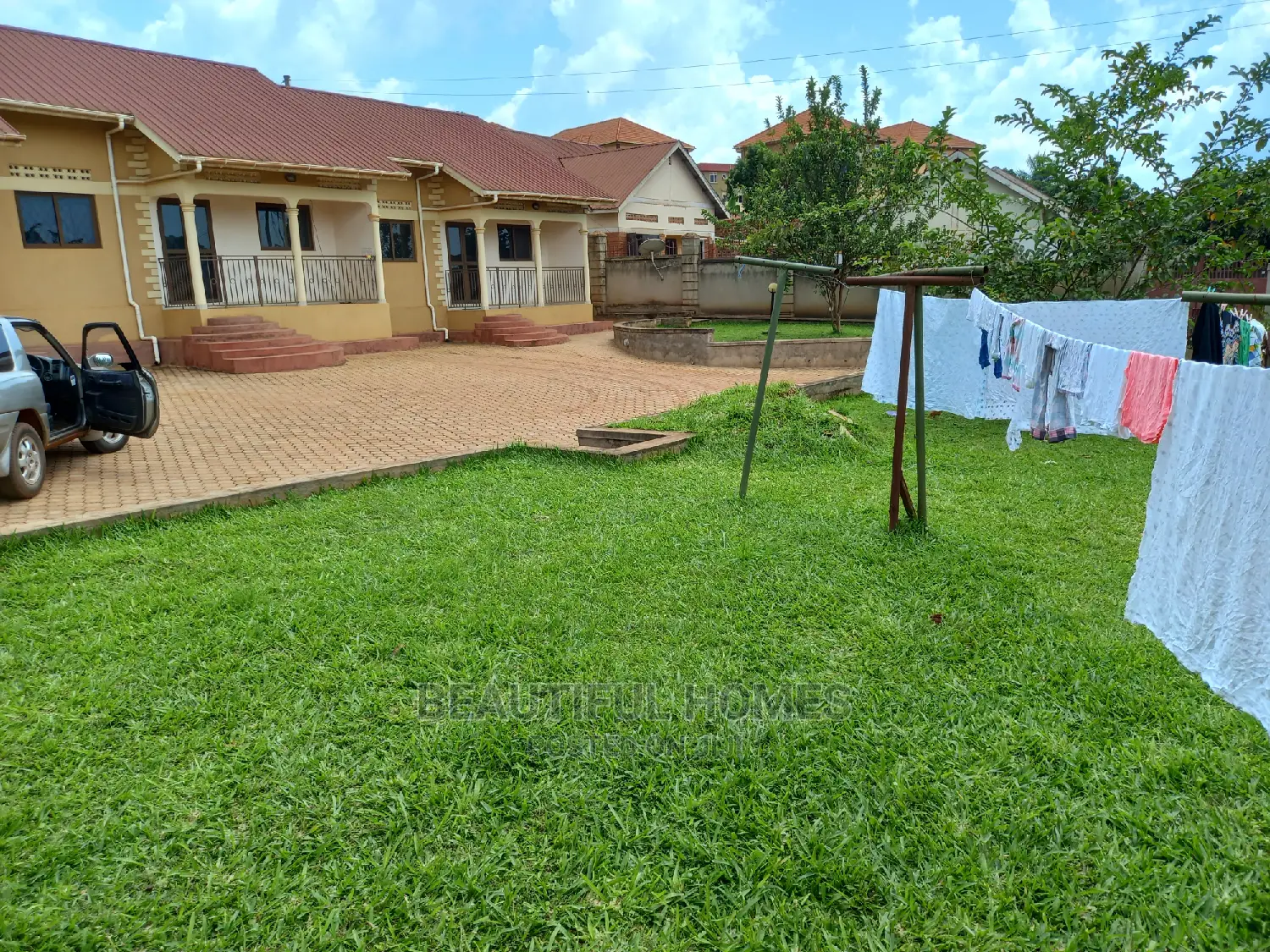 Furnished 2bdrm Apartment in Kiwatule, Nakawa for Sale in Nakawa