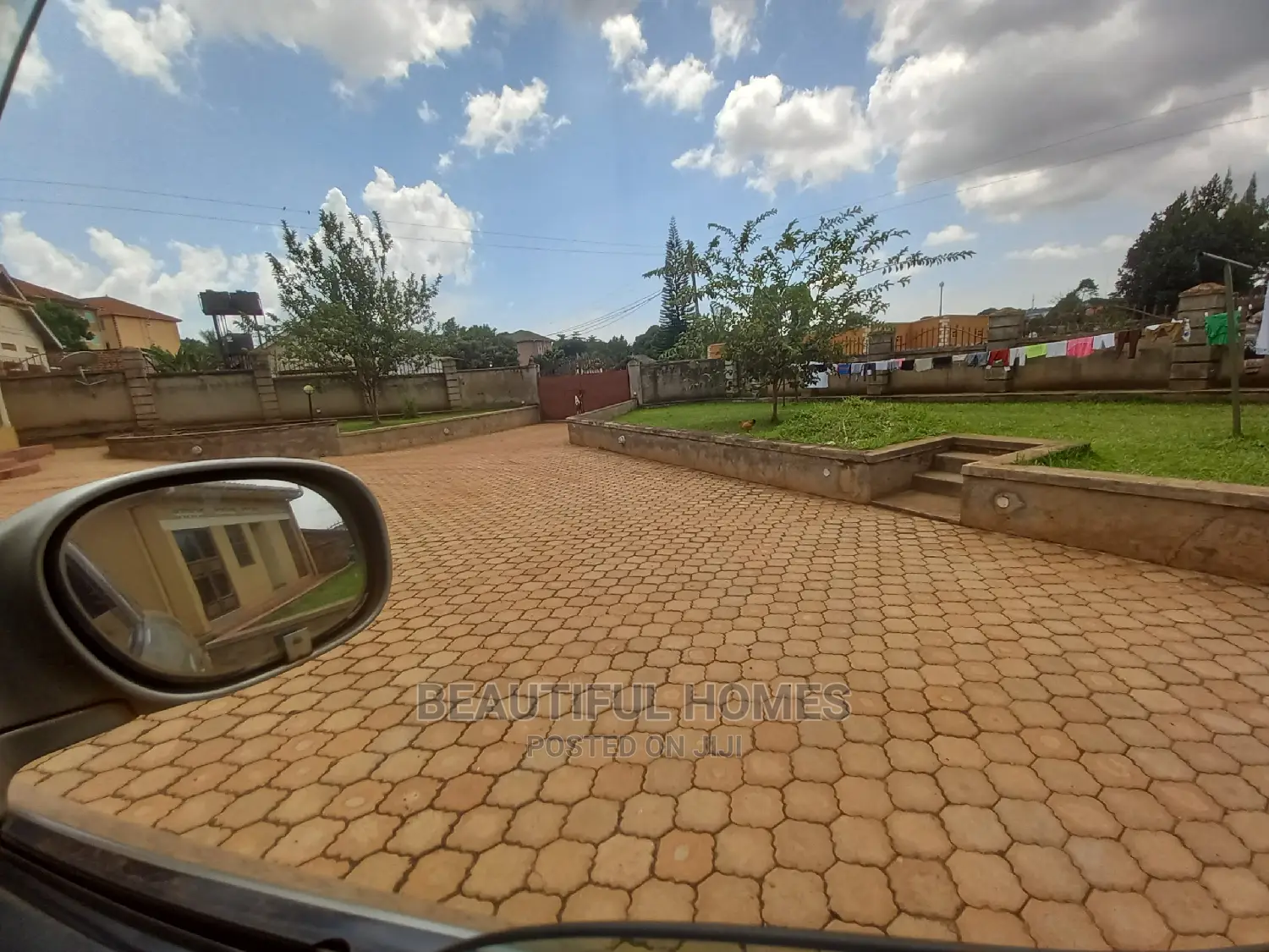 Furnished 2bdrm Apartment in Kiwatule, Nakawa for Sale in Nakawa