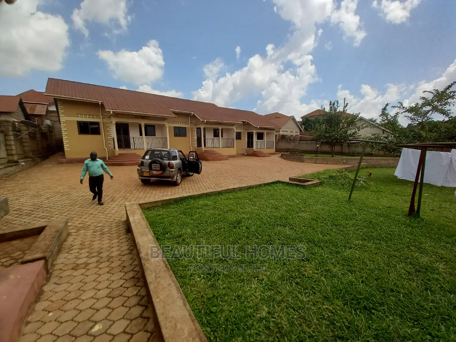 Furnished 2bdrm Apartment in Kiwatule, Nakawa for Sale in Nakawa