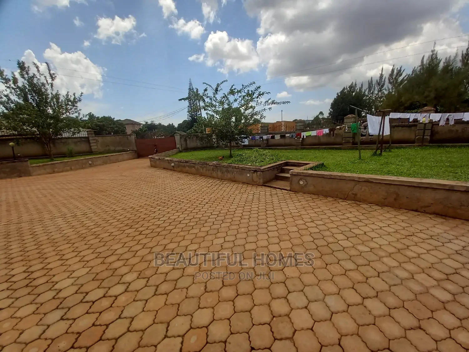Furnished 2bdrm Apartment in Kiwatule, Nakawa for Sale in Nakawa