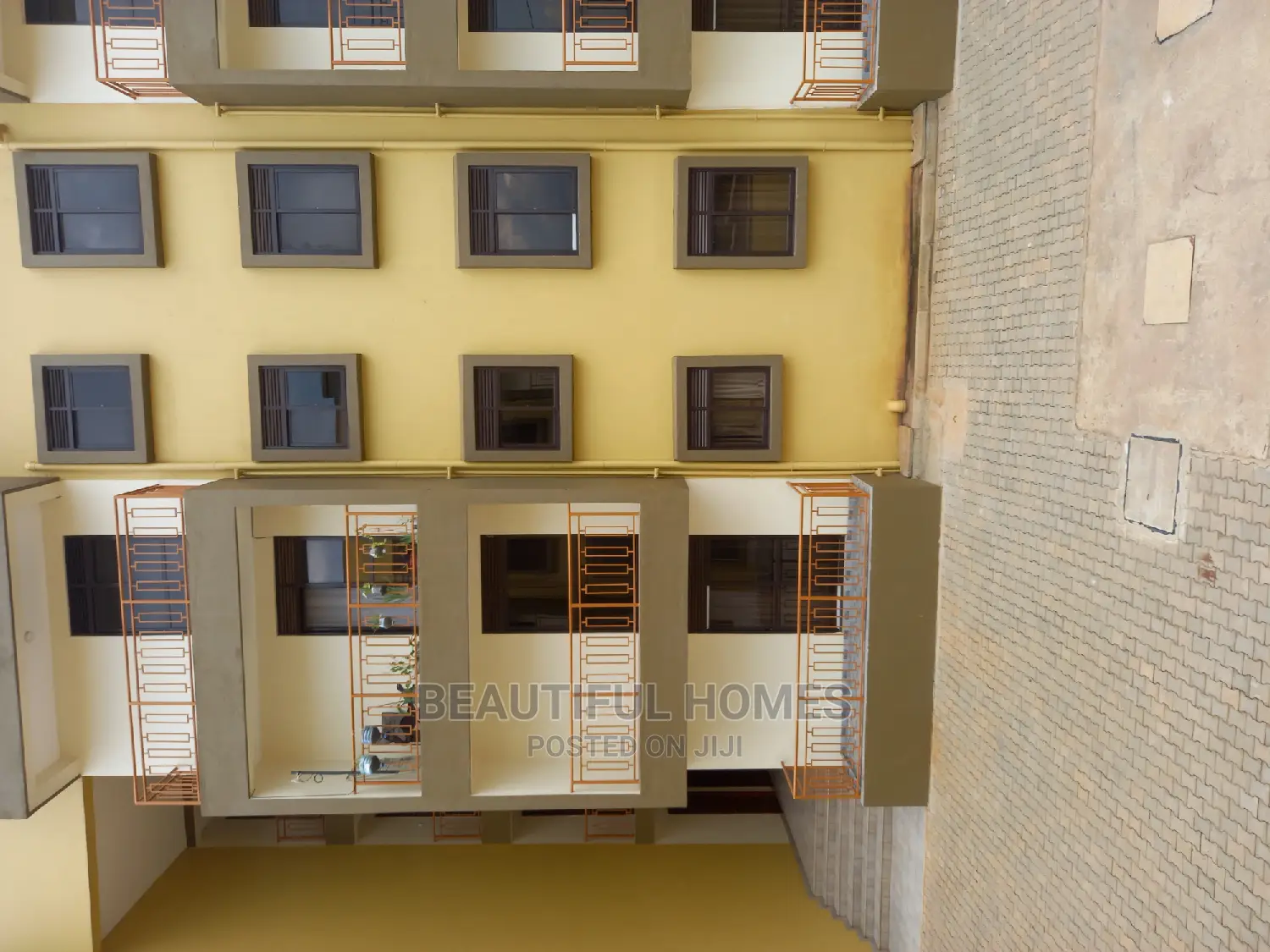 Furnished 3bdrm Condo in Kisaasi Tarmacked, Central Division for Sale in Central Division