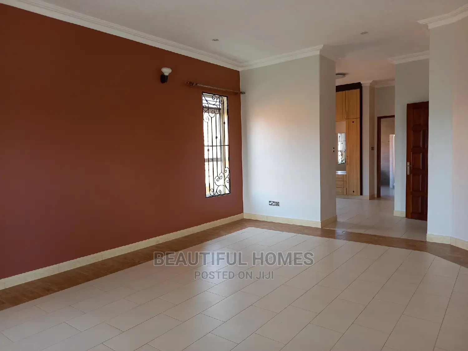 Furnished 6bdrm Mansion in Kira Tarmacked, Central Division for Sale in Central Division