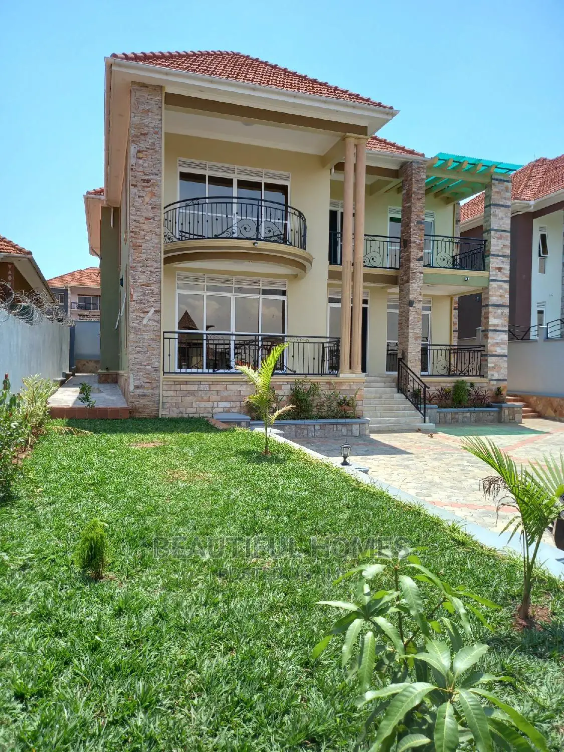 Furnished 6bdrm Mansion in Minister'S Village, Kira for Sale in Kira