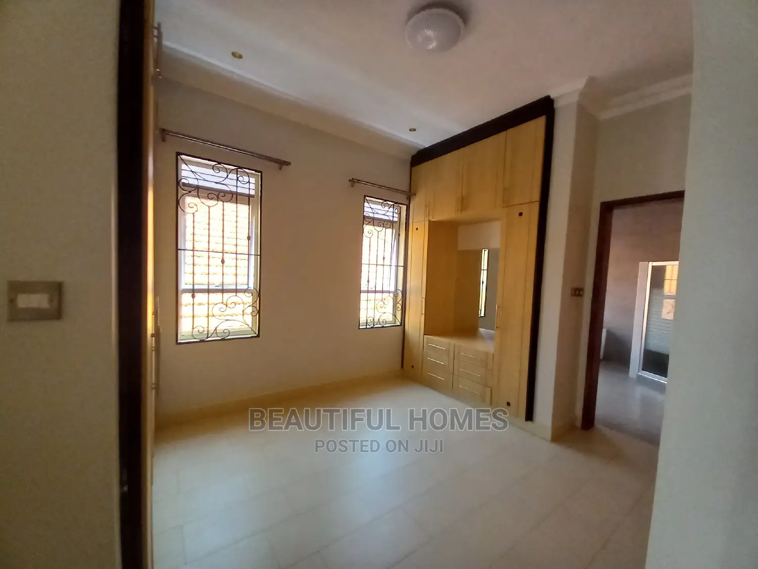 Furnished 6bdrm House in Kira Tarmacked for Sale in Kira