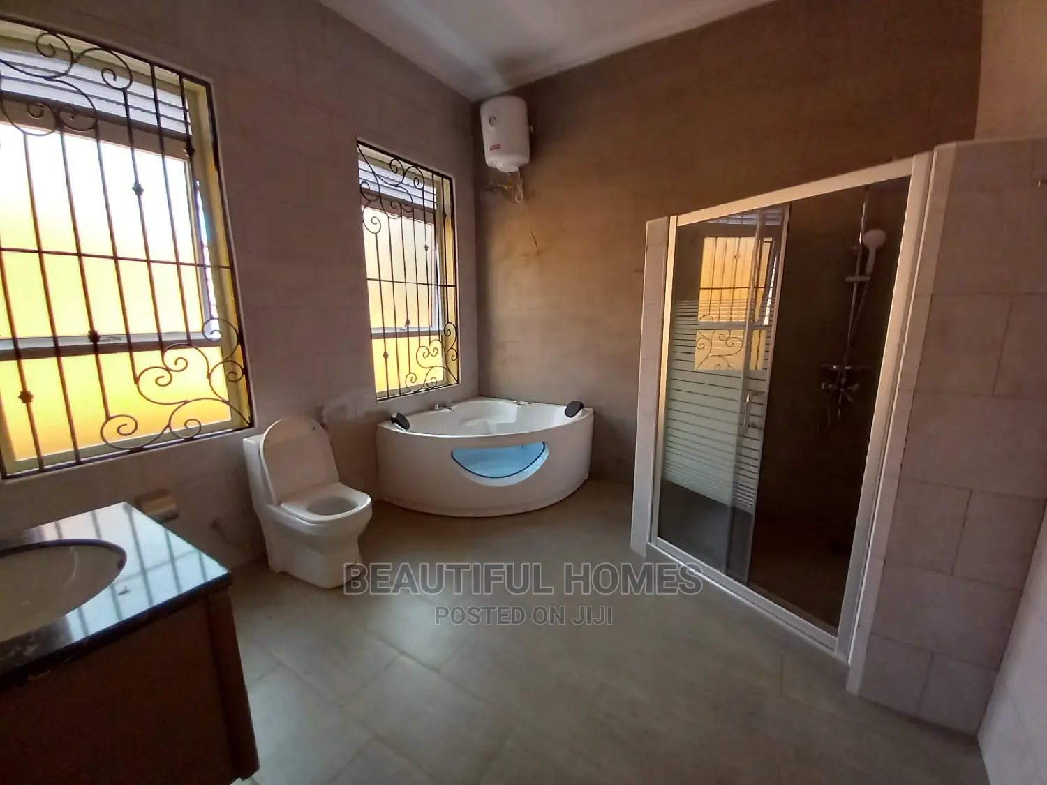 Furnished 6bdrm Mansion in Diplomat Zone, Kira for Sale in Kira