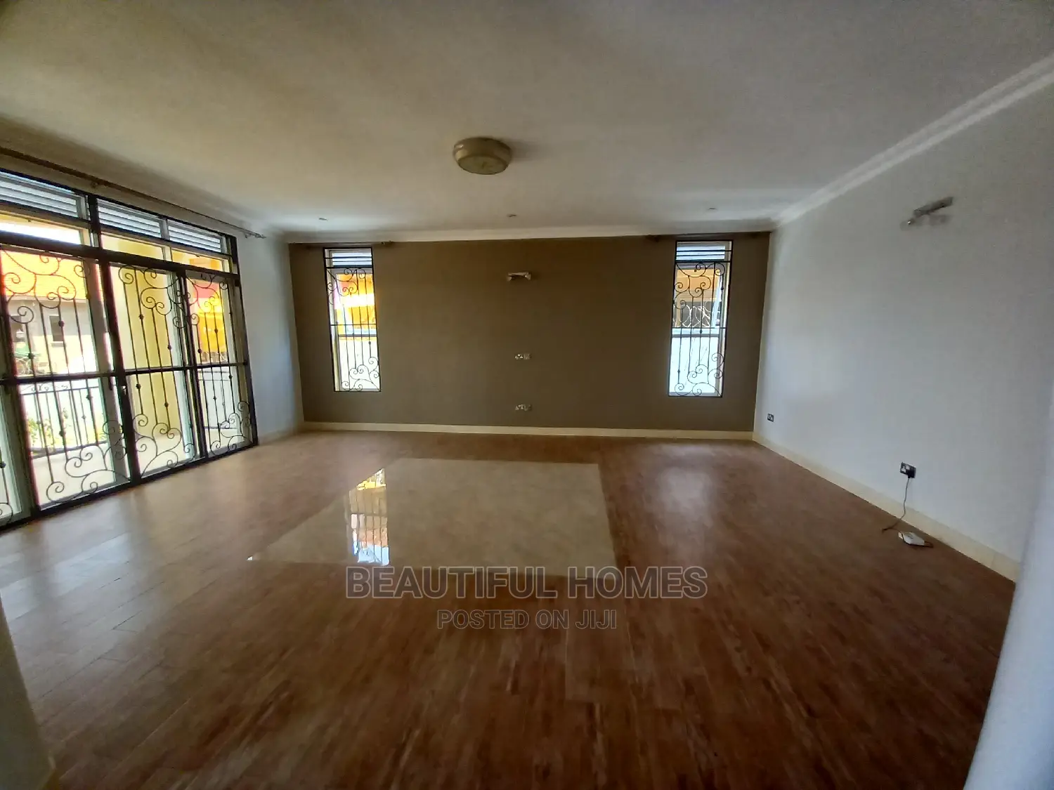 Furnished 6bdrm Mansion in Kira for Sale in Kira