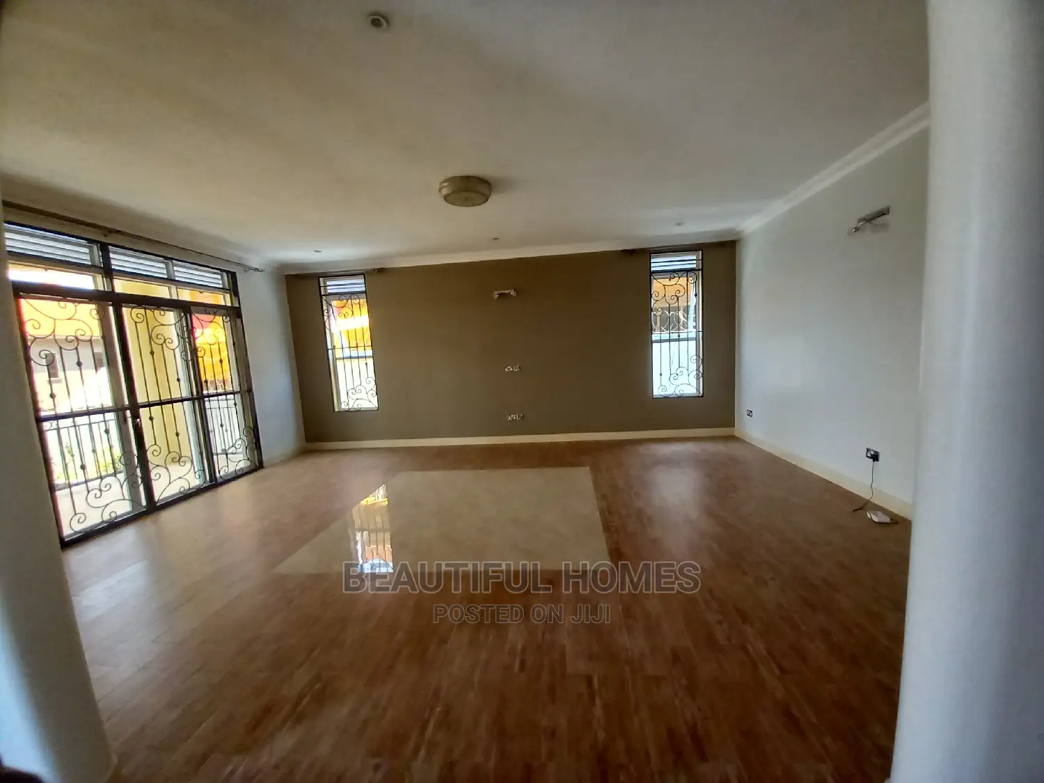 Furnished 6bdrm Mansion in Kira First Class for Sale in Kira