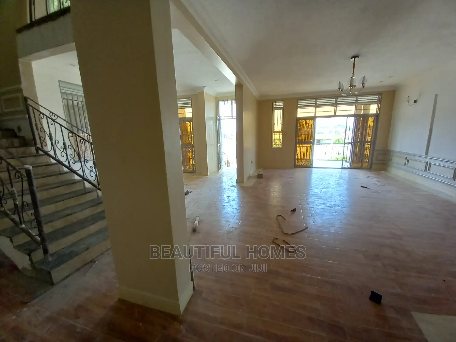 Furnished 6bdrm Mansion in Kira for Sale in Kira