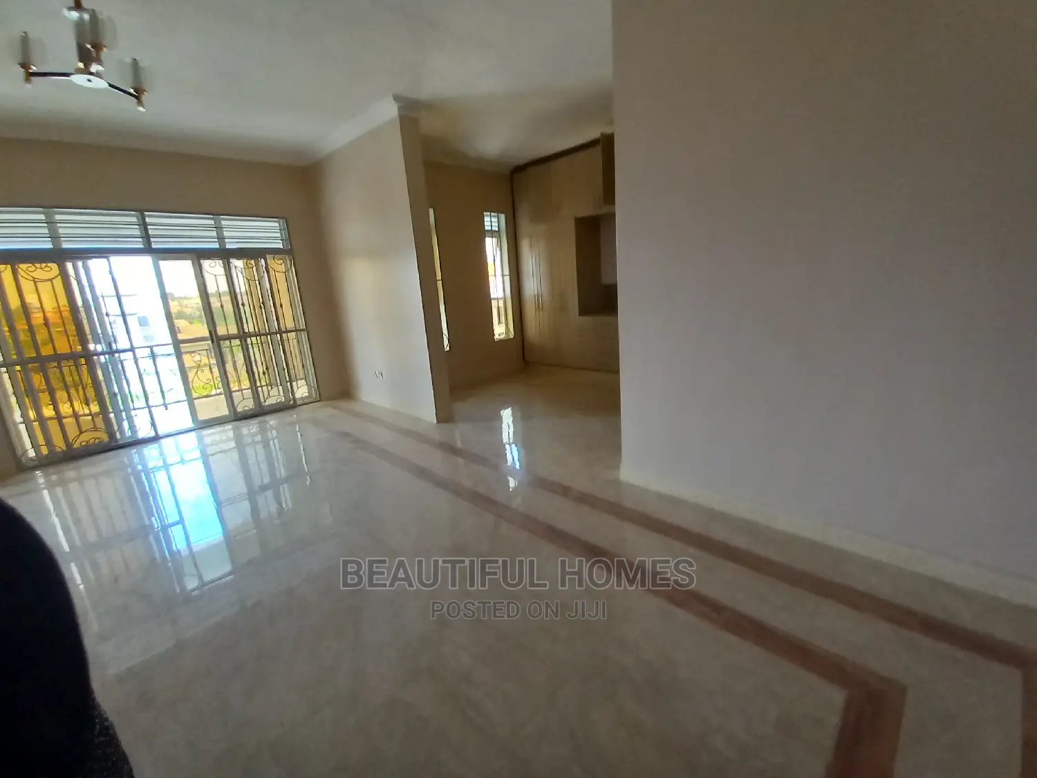 Furnished 6bdrm Mansion in Kira for Sale in Kira