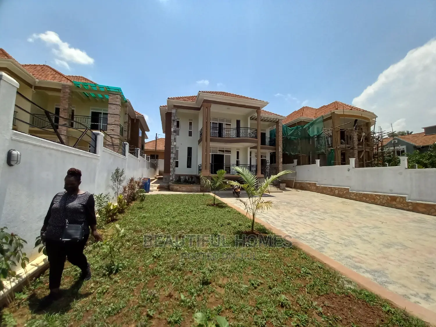 Furnished 6bdrm House in Kira Tarmacked for Sale in Kira