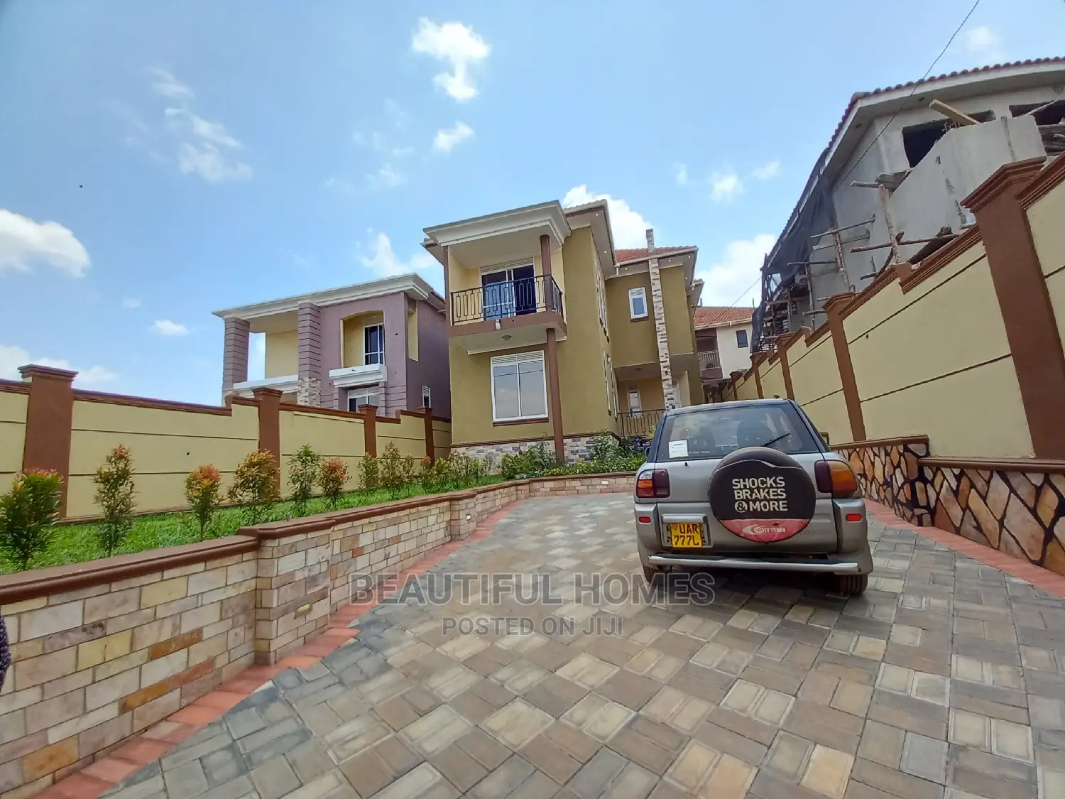 Furnished 4bdrm Duplex in All Tarmack, Kira for Sale in Kira