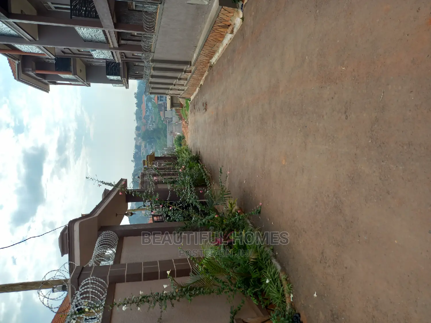 Furnished 2bdrm Apartment in Kisaasi, Central Division for Sale in Central Division