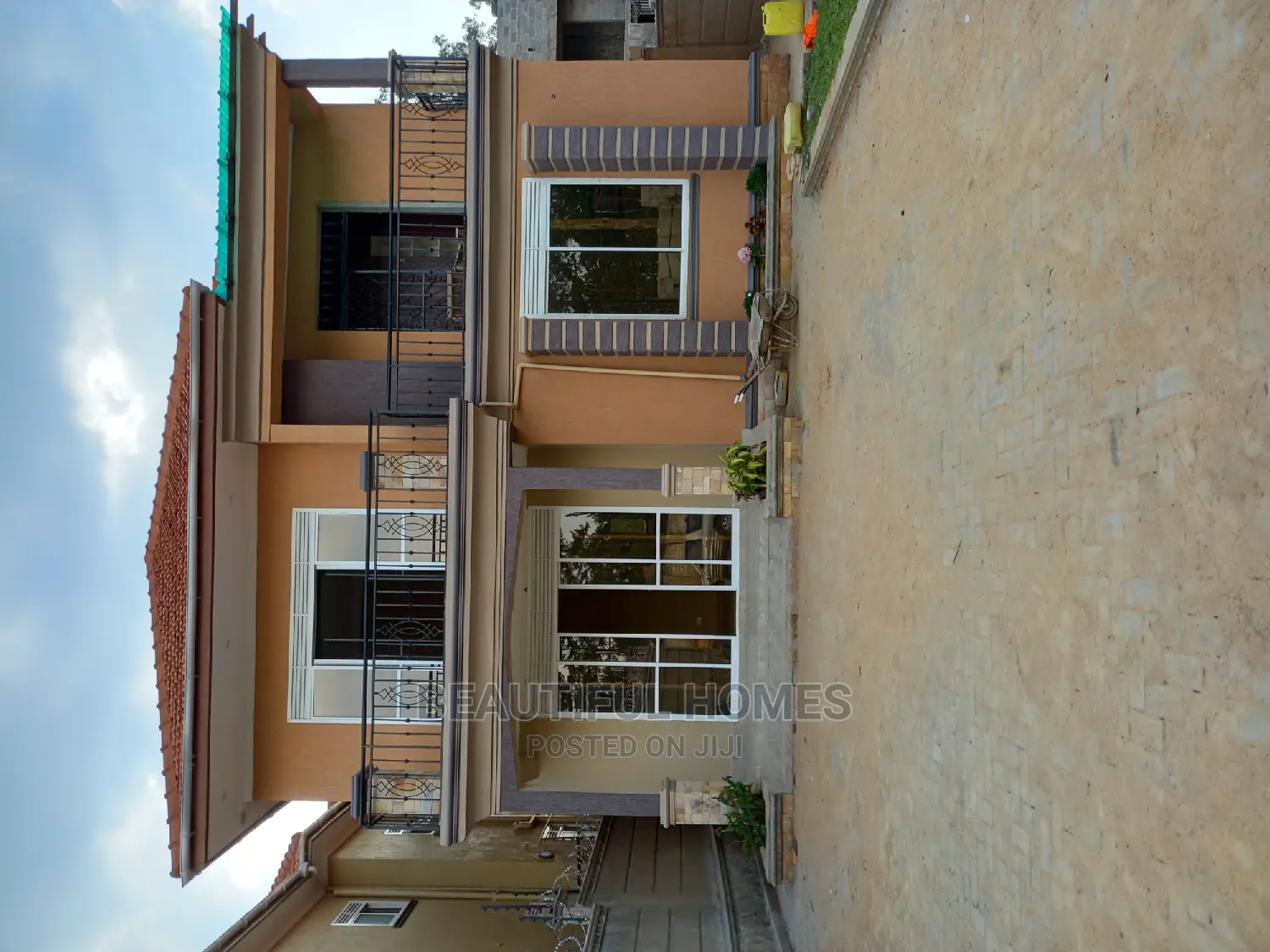 Furnished 4bdrm Duplex in Kira for Sale in Kira