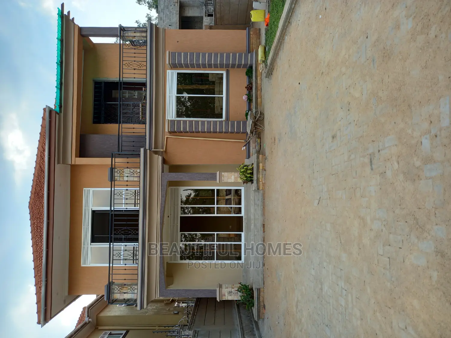 Furnished 4bdrm Duplex in Kira for Sale in Kira