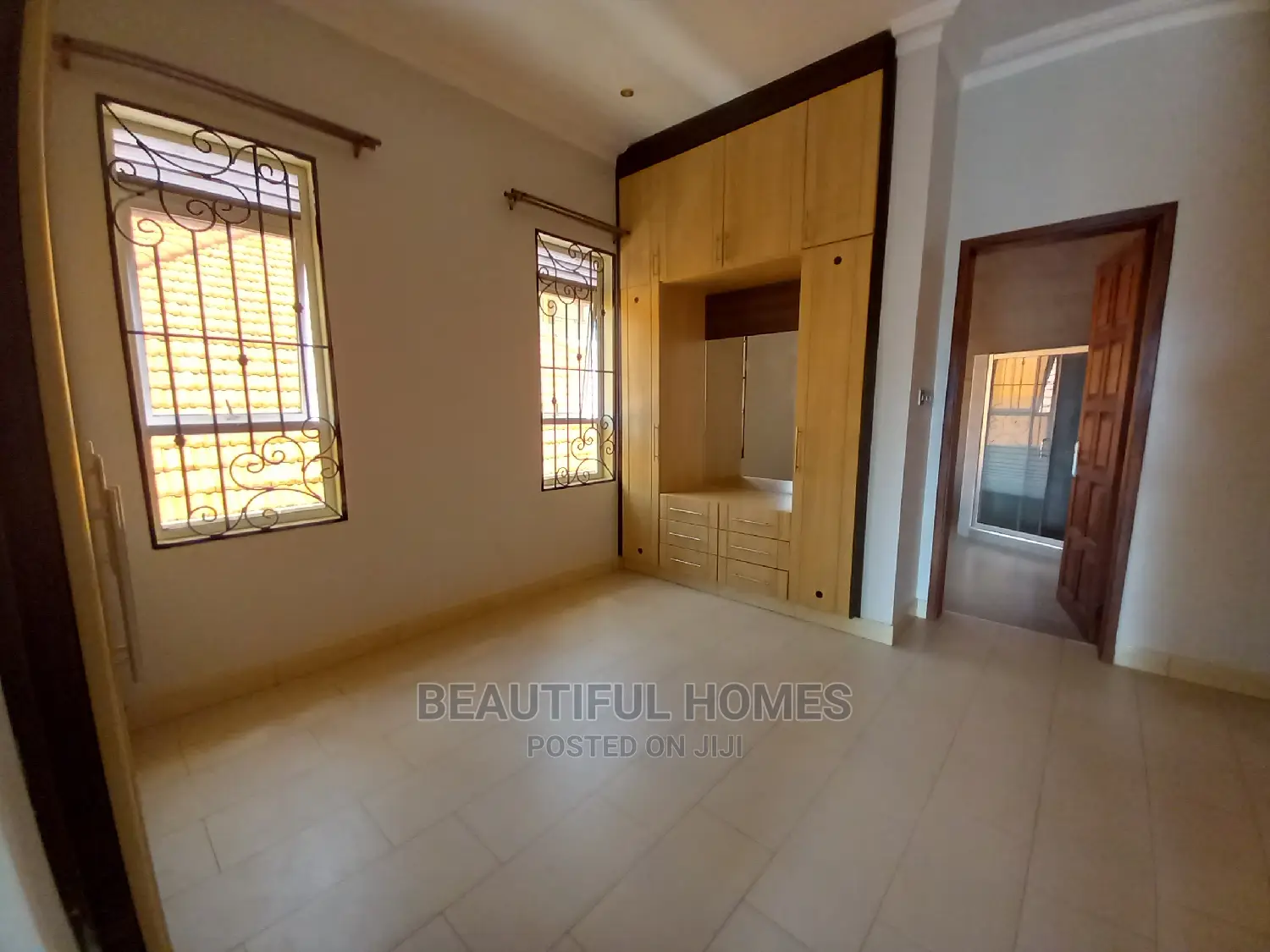 Furnished 4bdrm Duplex in Kira for Sale in Kira