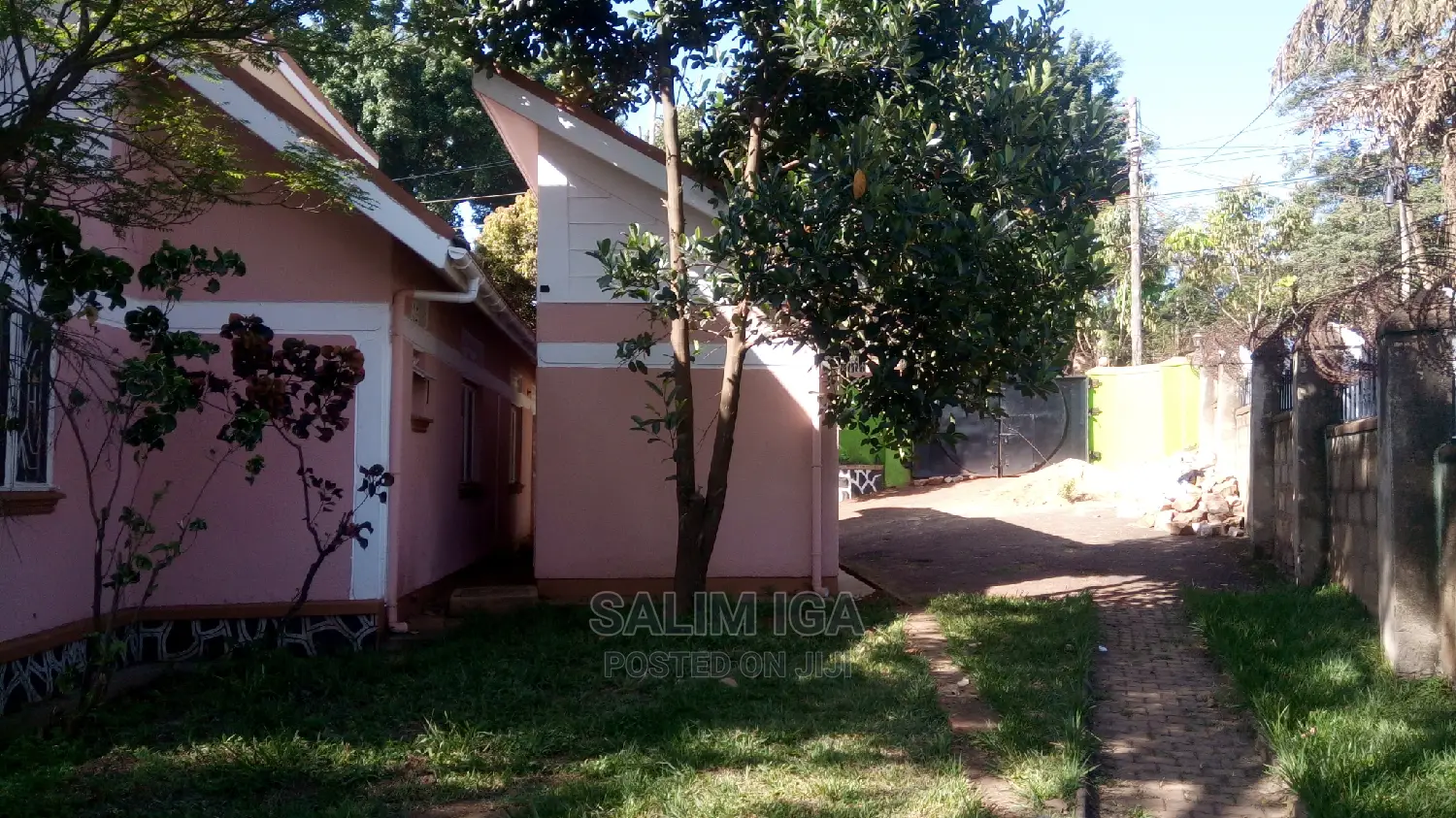6bdrm Bungalow in Kololo Property, Central Division for Rent in Central Division