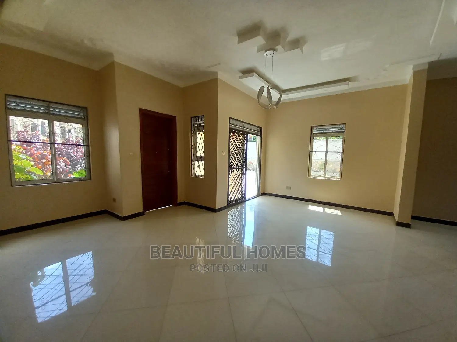 Furnished 4bdrm Bungalow in Ministers Village, Kira for Sale in Kira