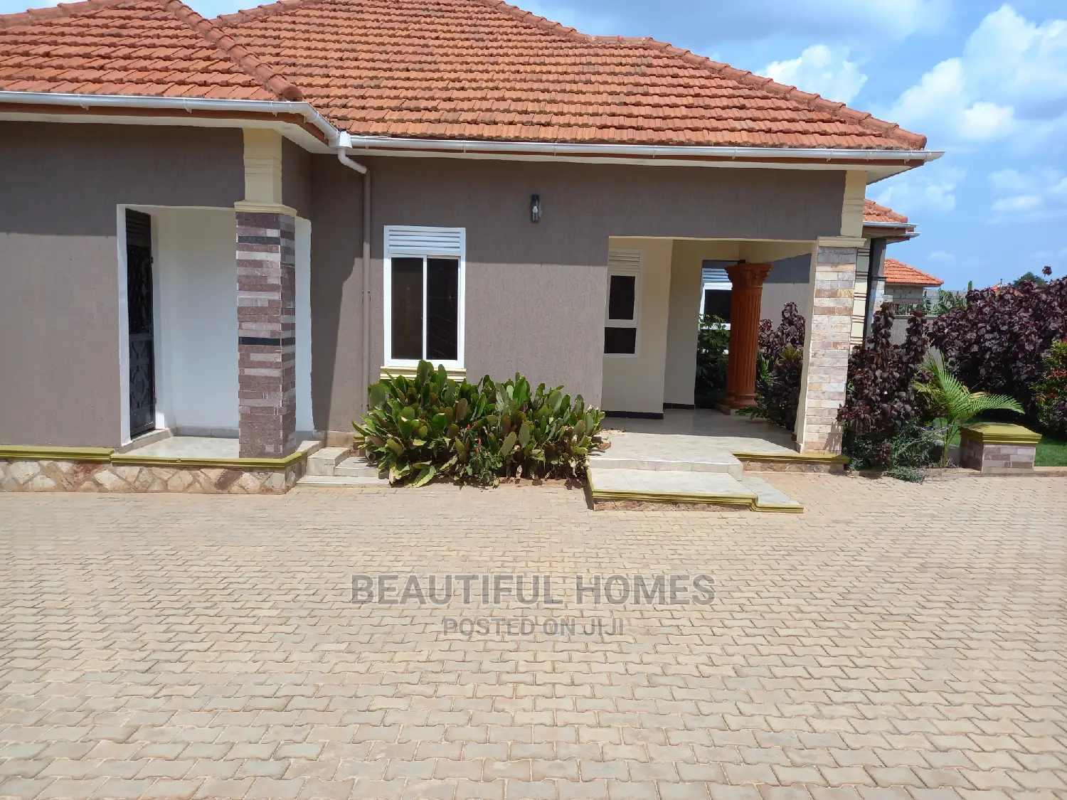 Furnished 4bdrm Bungalow in Ministers Village, Kira for Sale in Kira
