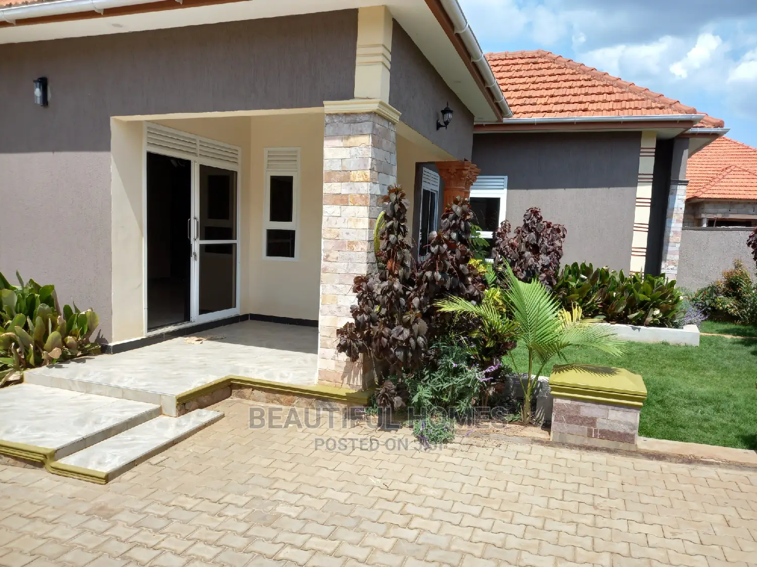 Furnished 4bdrm Bungalow in Ministers Village, Kira for Sale in Kira