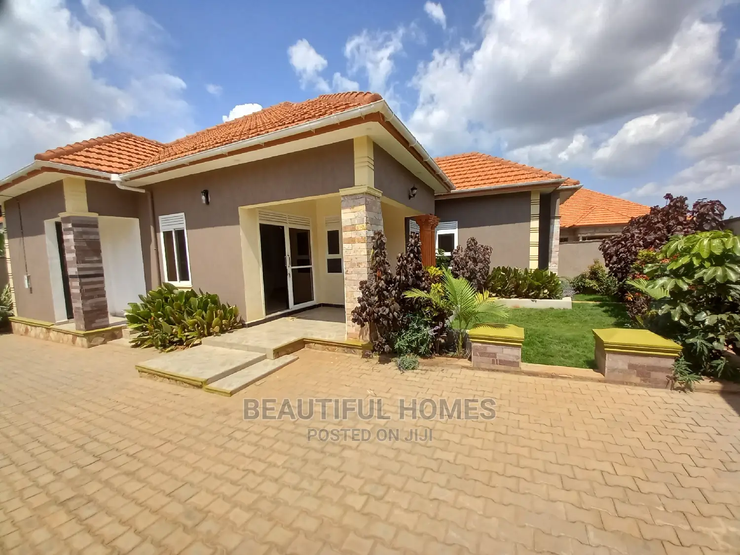 Furnished 4bdrm Bungalow in Ministers Village, Kira for Sale in Kira
