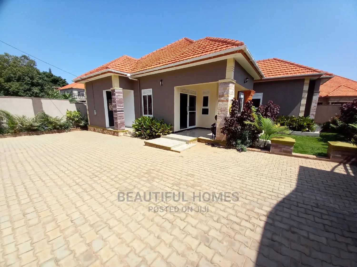 Furnished 4bdrm House in Kira Corporate for Sale in Kira