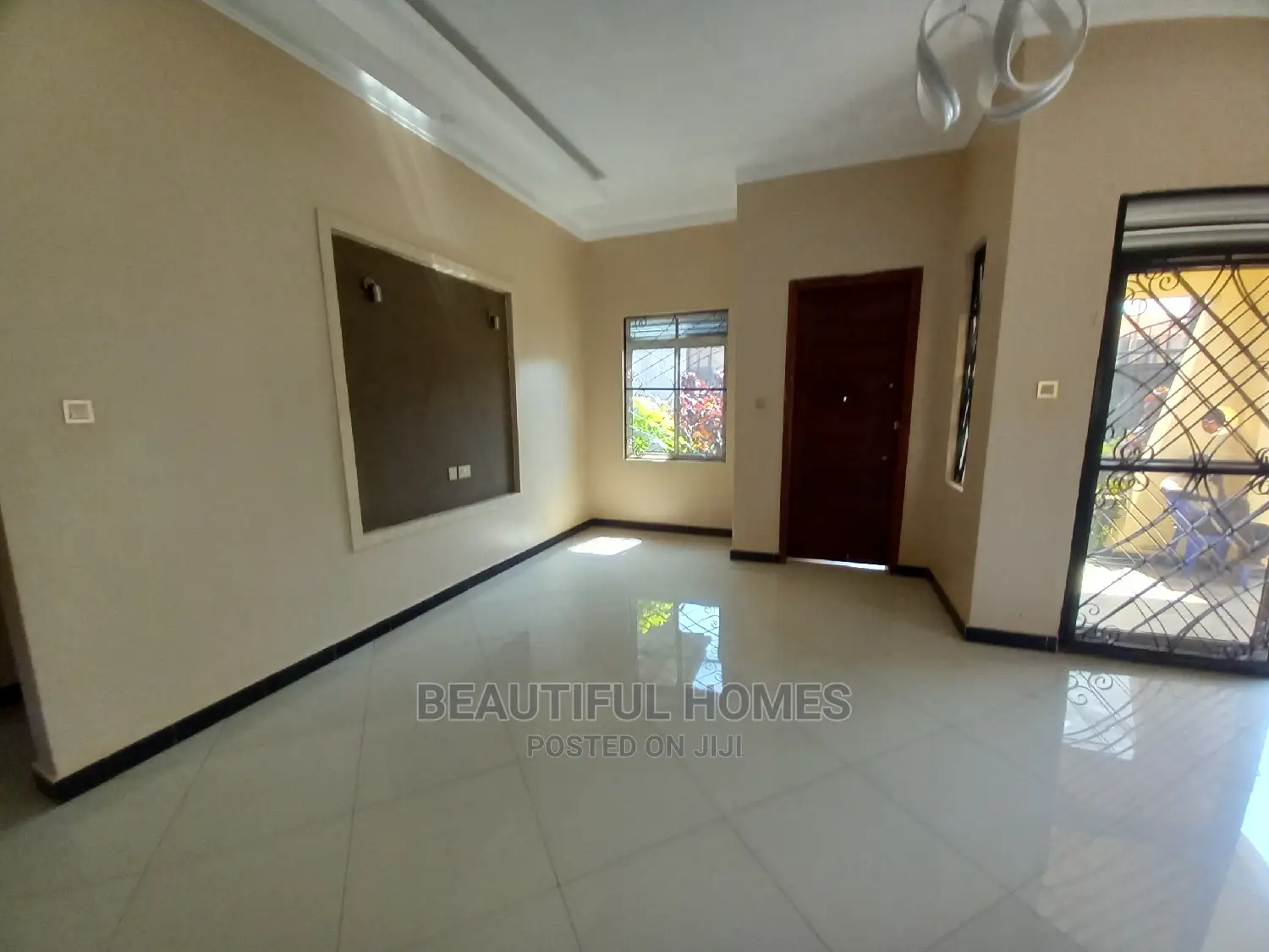 Furnished 4bdrm Bungalow in Corprate Heights, Kira for Sale in Kira
