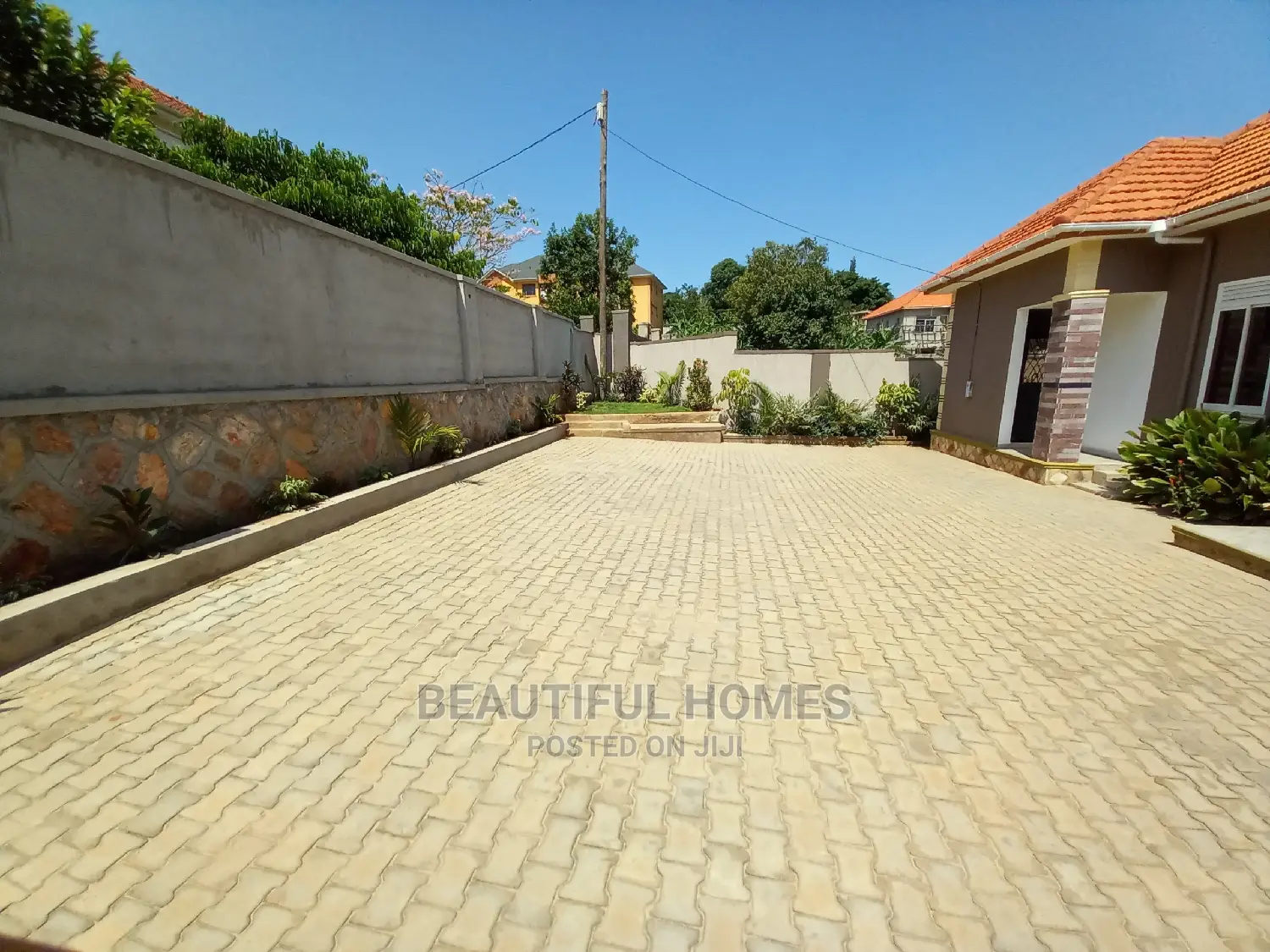 Furnished 4bdrm Bungalow in Kira High Class for Sale in Kira