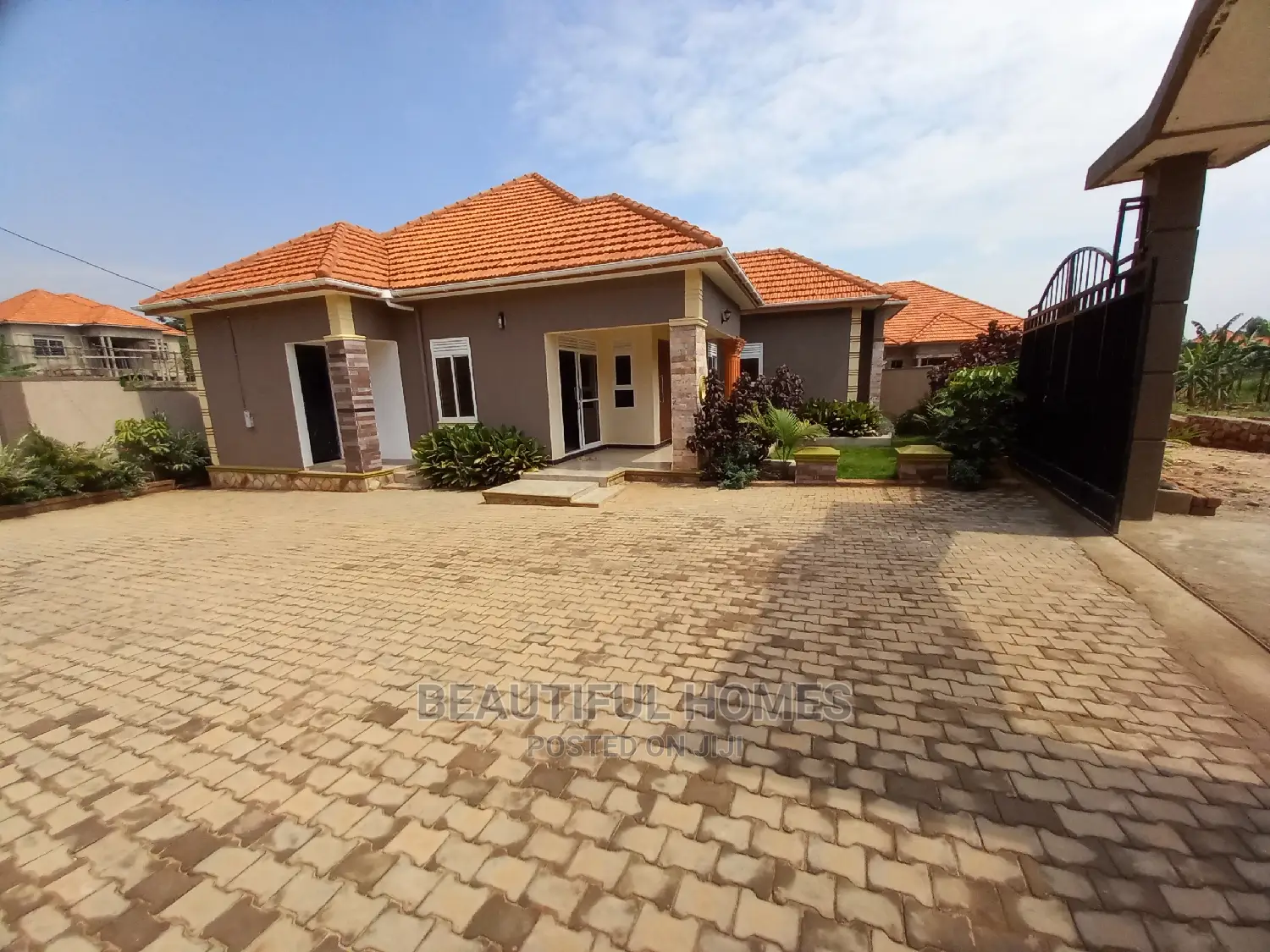 Furnished 4bdrm Bungalow in Kira Tarmacked for Sale in Kira