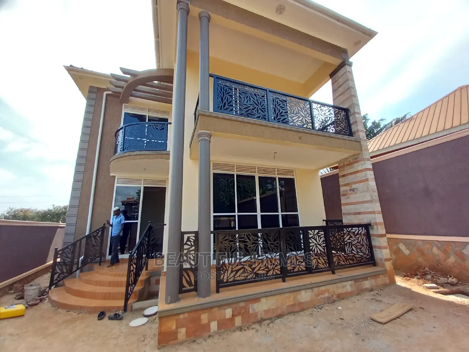 Furnished 5bdrm Duplex in Kisaasi, Nakawa for Sale in Nakawa