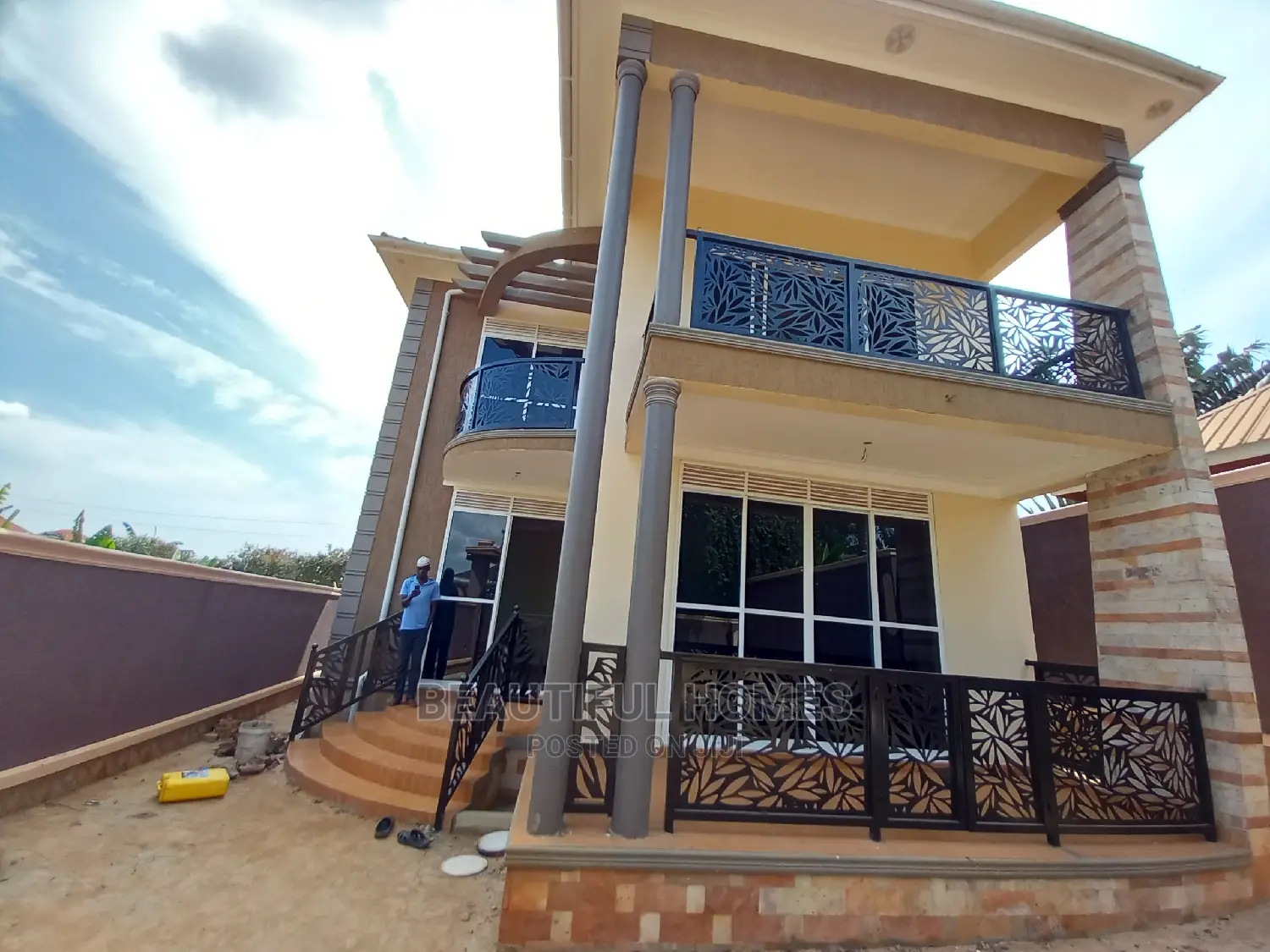 Furnished 5bdrm Duplex in Kisaasi, Nakawa for Sale in Nakawa