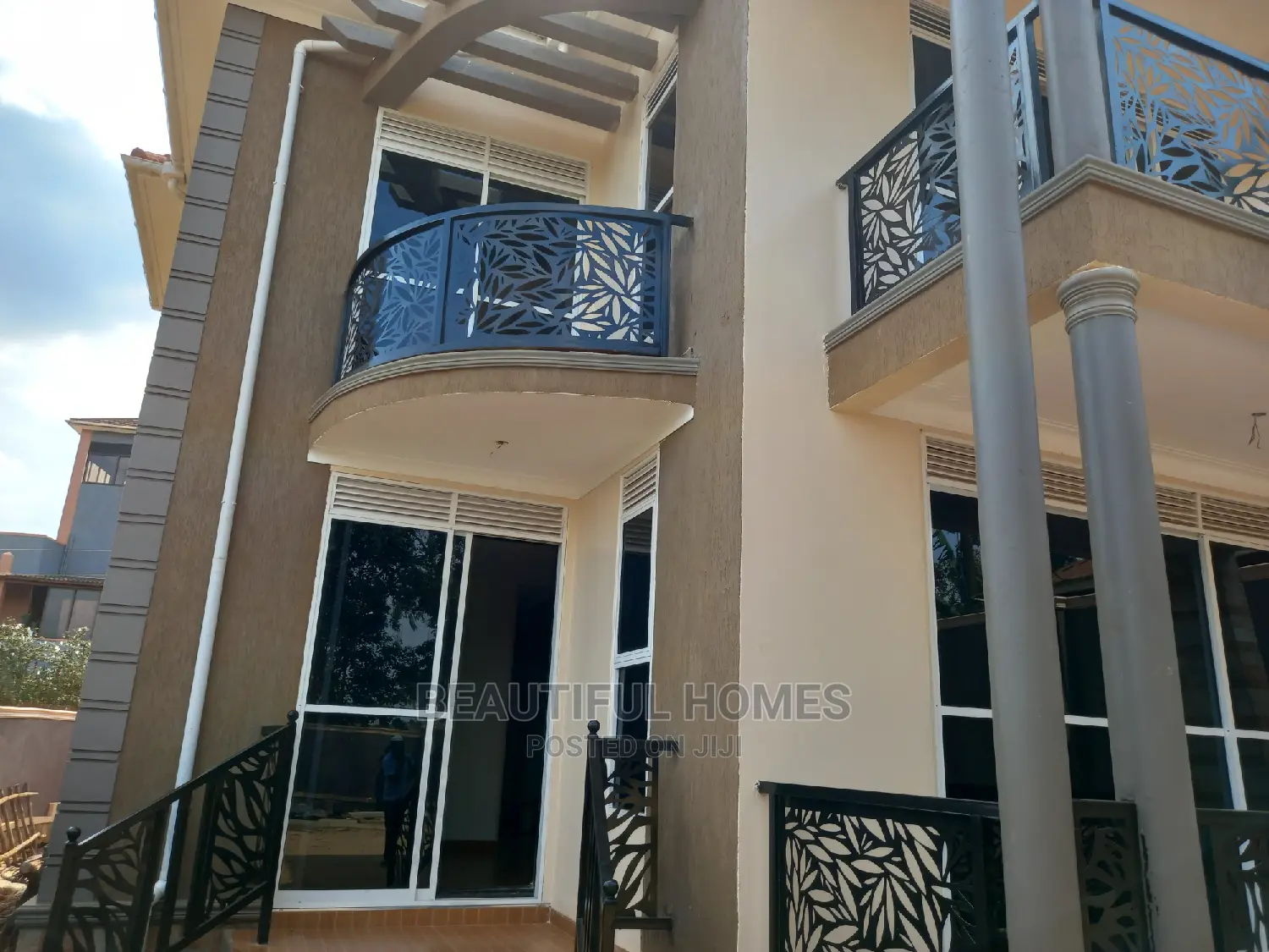 Furnished 5bdrm Duplex in Kisaasi, Nakawa for Sale in Nakawa