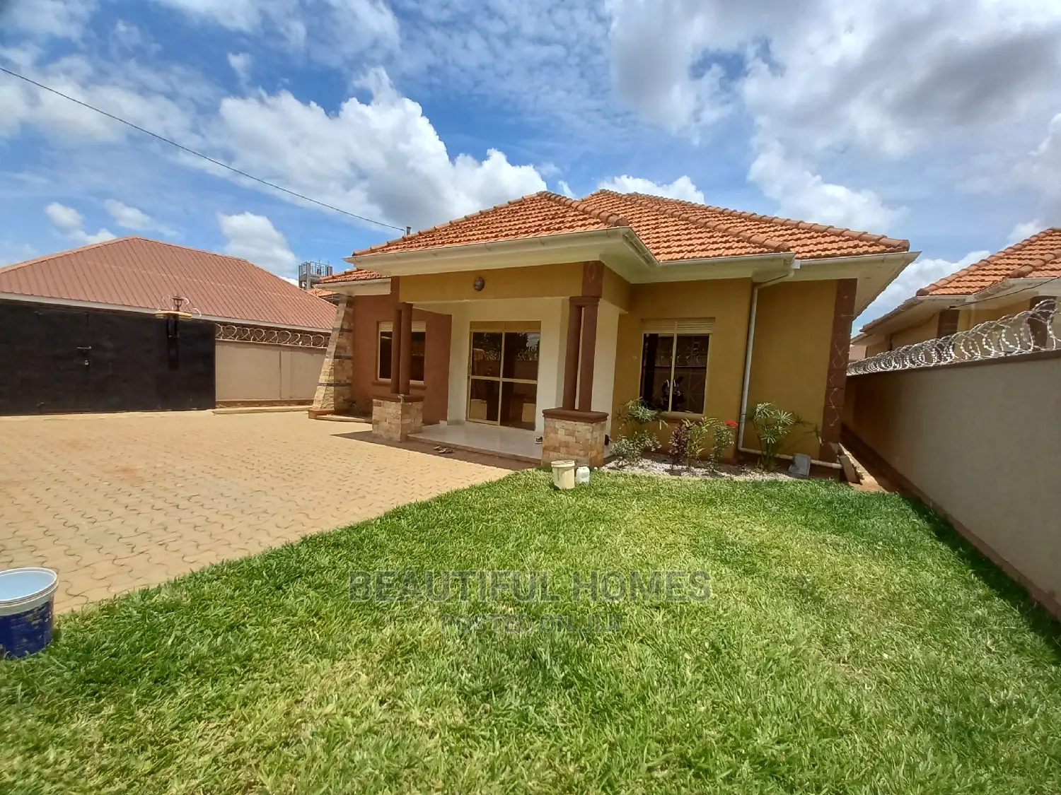 Furnished 4bdrm Bungalow in Kira for Sale in Kira