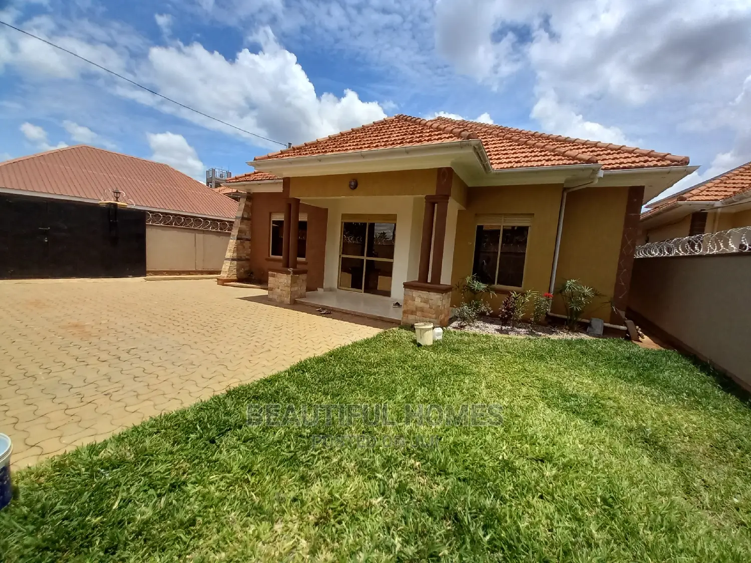 Furnished 4bdrm Bungalow in Kira for Sale in Kira