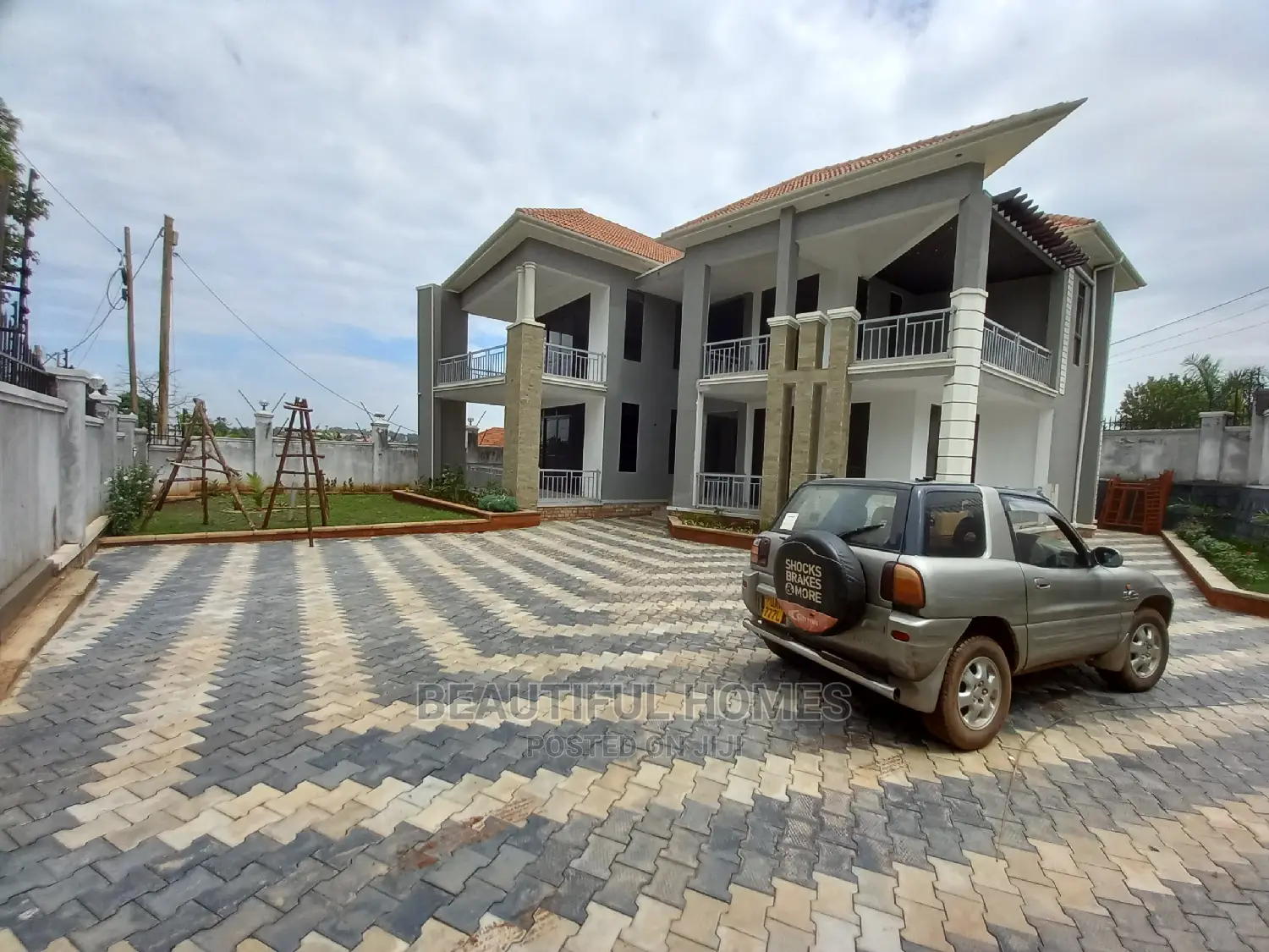 Furnished 6bdrm Mansion in Kkwatule, Central Division for Sale in Central Division