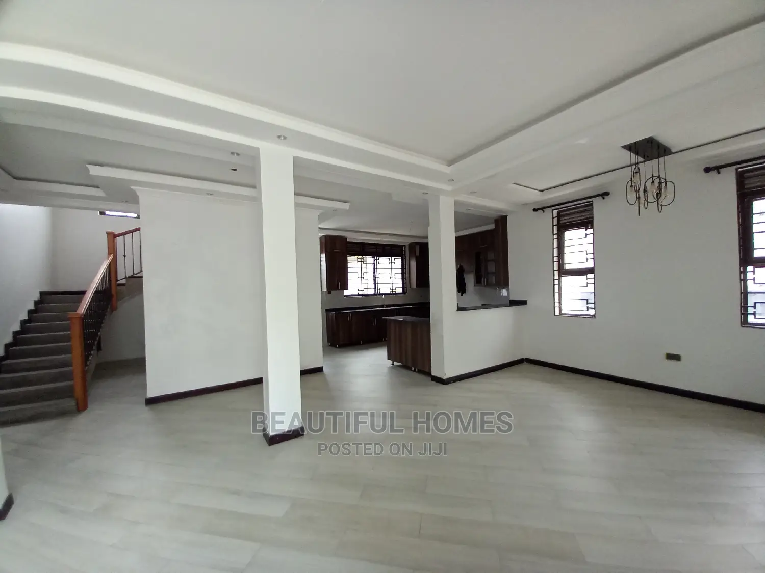 Furnished 6bdrm Mansion in Kkwatule, Central Division for Sale in Central Division