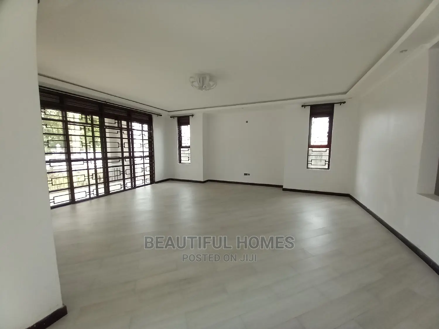 Furnished 6bdrm Mansion in Kiwatule Bidandi, Nakawa for Sale in Nakawa