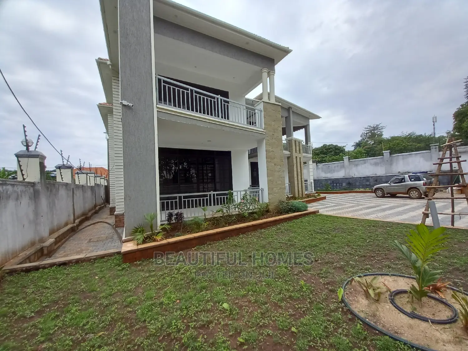 Furnished 6bdrm Mansion in Kiwatule, Central Division for Sale in Central Division