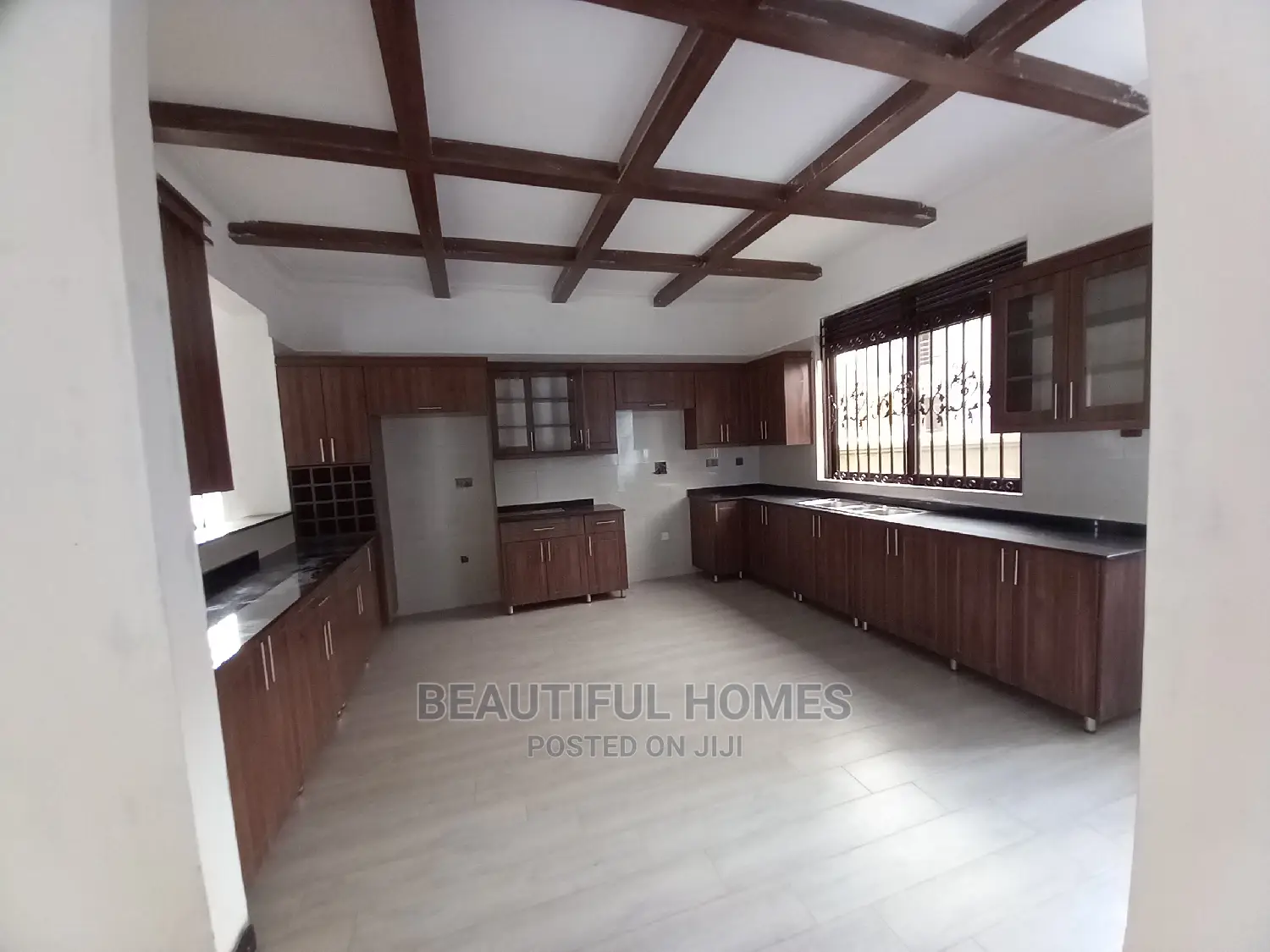 Furnished 6bdrm Mansion in Kiwatule, Central Division for Sale in Central Division
